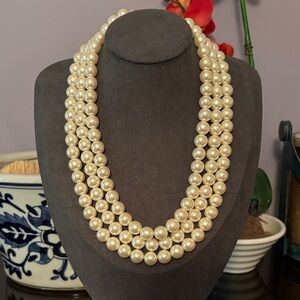 Classic 3 Strand Faux Pearl Necklace!